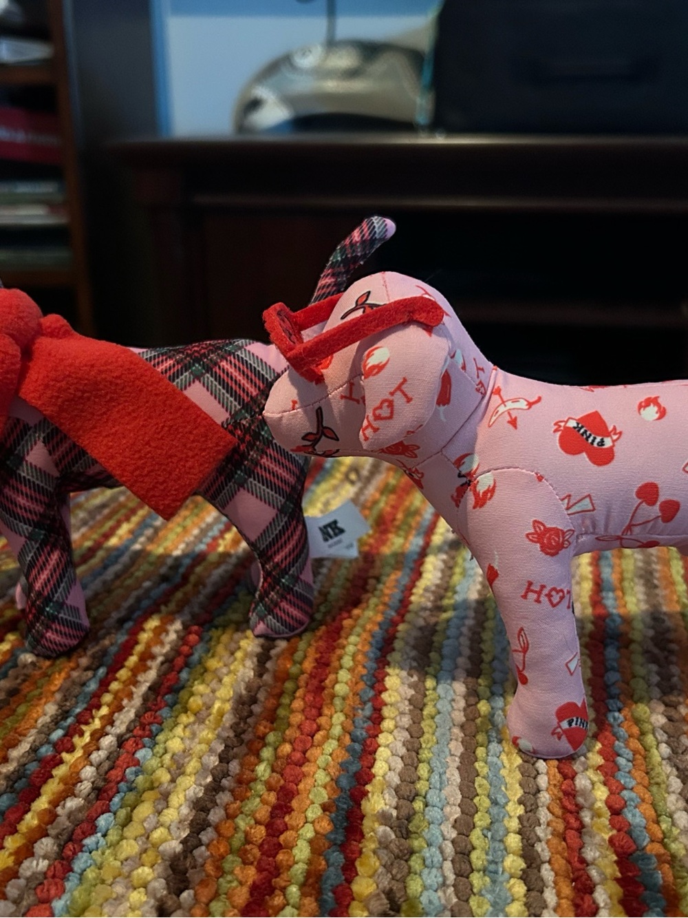 PINK Victoria's Secret limited edition collectible plush dogs - Picture 3 of 11